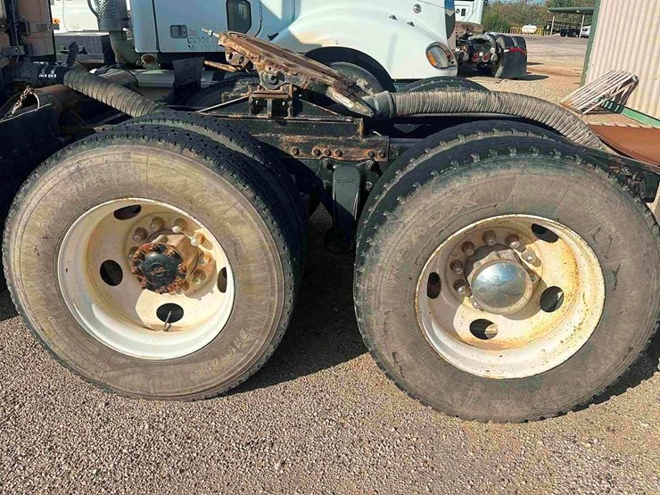 2014-freightliner-cascadia-image-6