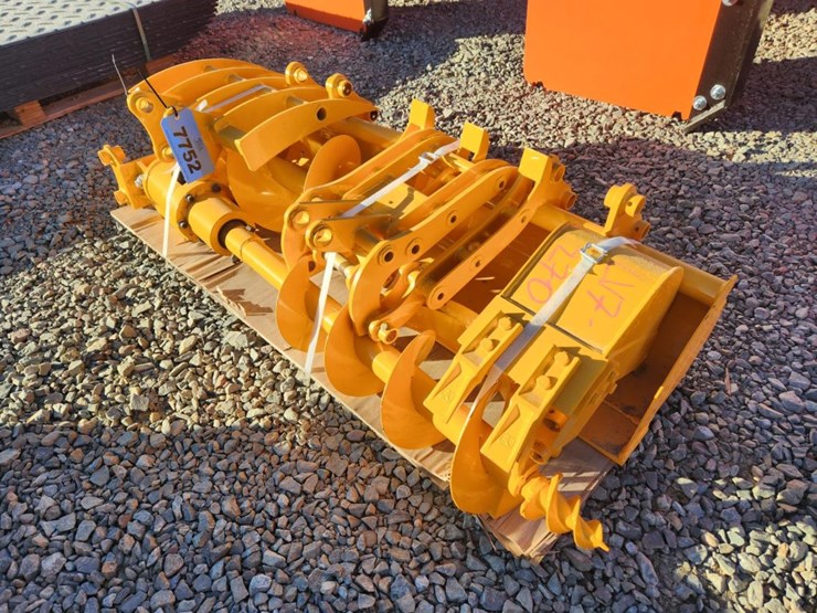 #6024-•-unused-mini-excavator-attachment-set-image-1