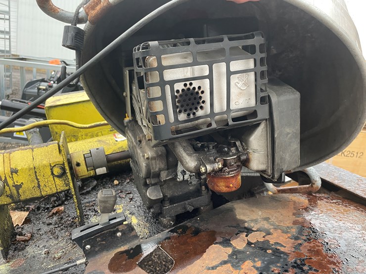 #1190-•-gas-powered-hydraulic-log-splitter-image-7