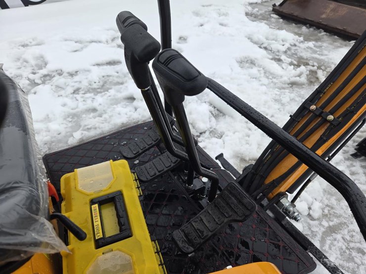 #5016-•-unused-future-ft15p-mini-excavator-image-26