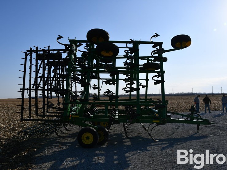 john-deere-2210-image-4