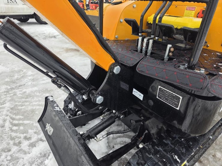 #5016-•-unused-future-ft15p-mini-excavator-image-14