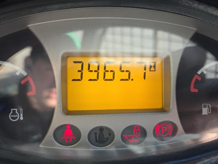 2018-bobcat-t740-image-44