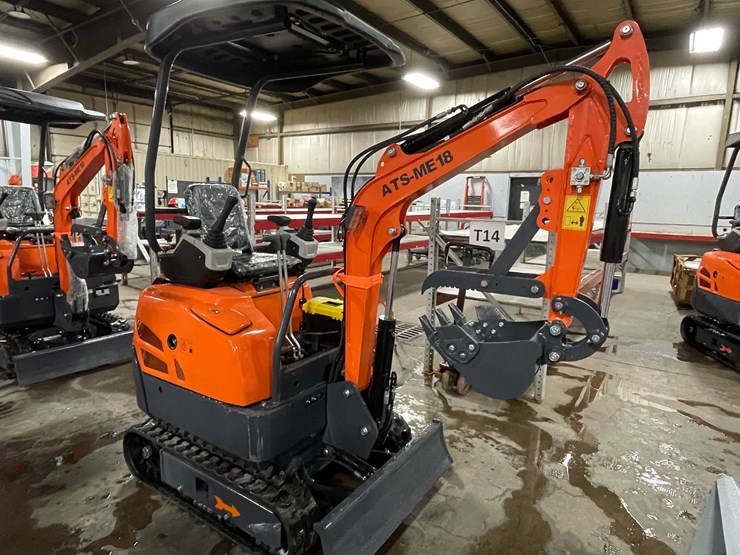 #2002-•-2025-unused-me18-mini-excavator-(o9)-image-2