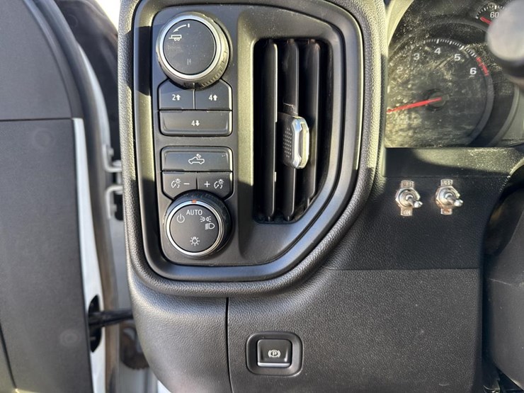 chevrolet-3500-image-36