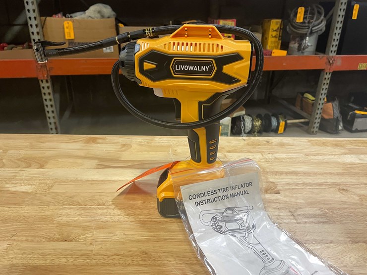 #2035-•-dewalt-compatible-20v-air-compressor-for-airing-up-tires,-etc-(pr12)-image-1