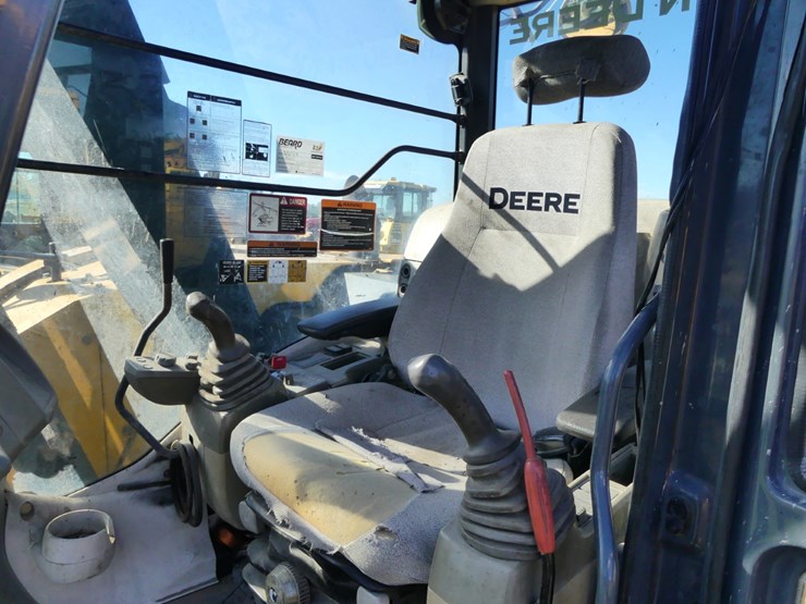 2013-deere-75g-image-11