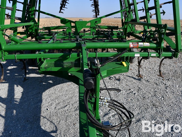 john-deere-2210-image-13