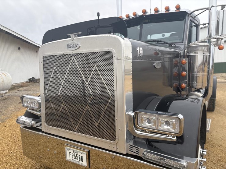 2006-peterbilt-379-image-11