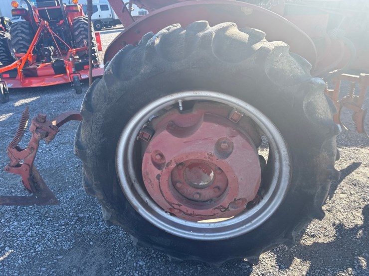 #30550-•-farmall-super-a-farm-tractor-image-9