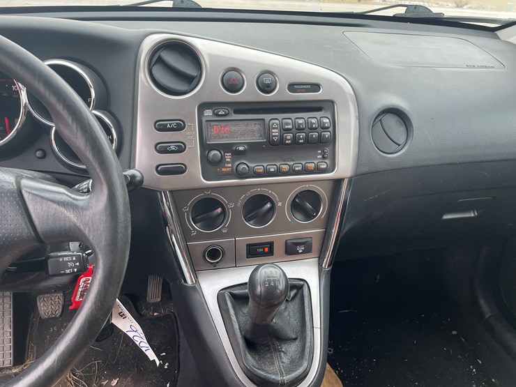 #1026-•-2006-pontiac-vibe-hatchback-(has-wi-title)-image-25