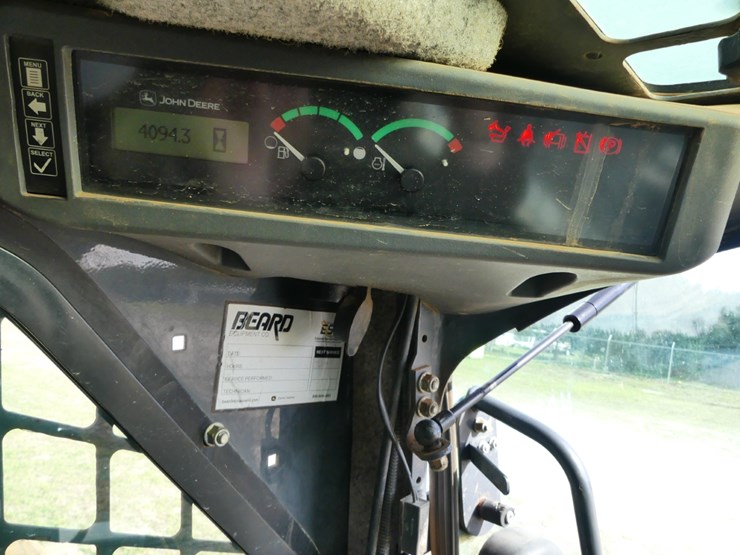 2013-deere-333e-image-16