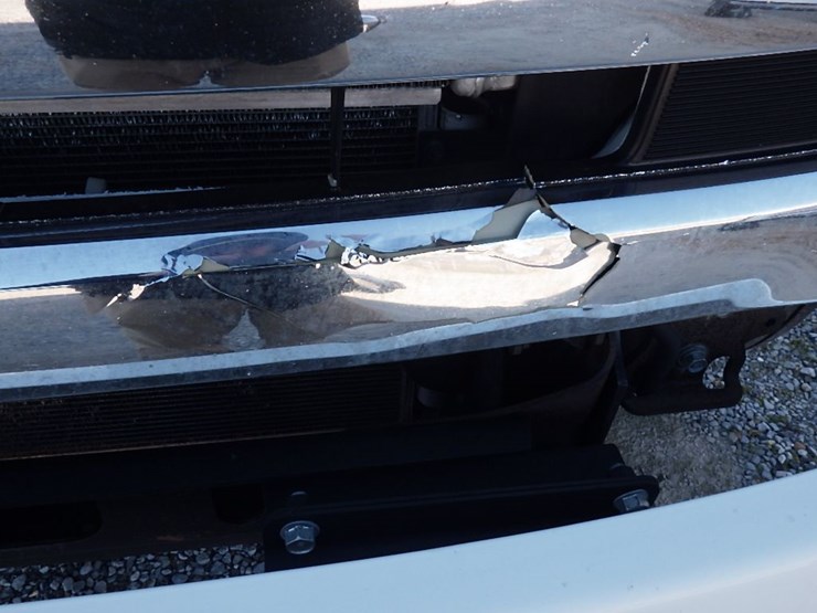 2020-hino-268a-image-18