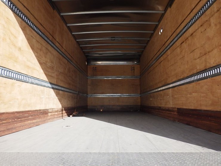 2020-hino-268a-image-8