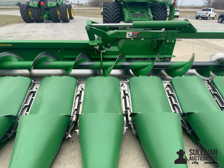 2021-john-deere-c12f-image-15