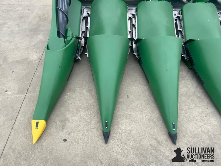 2021-john-deere-c12f-image-18