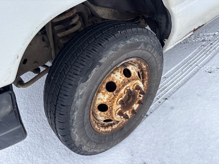 #1117-•-2005-ford-econoline-w/-15'-abc-van-body-image-11