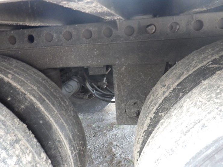 2015-hyundai-translead-image-18