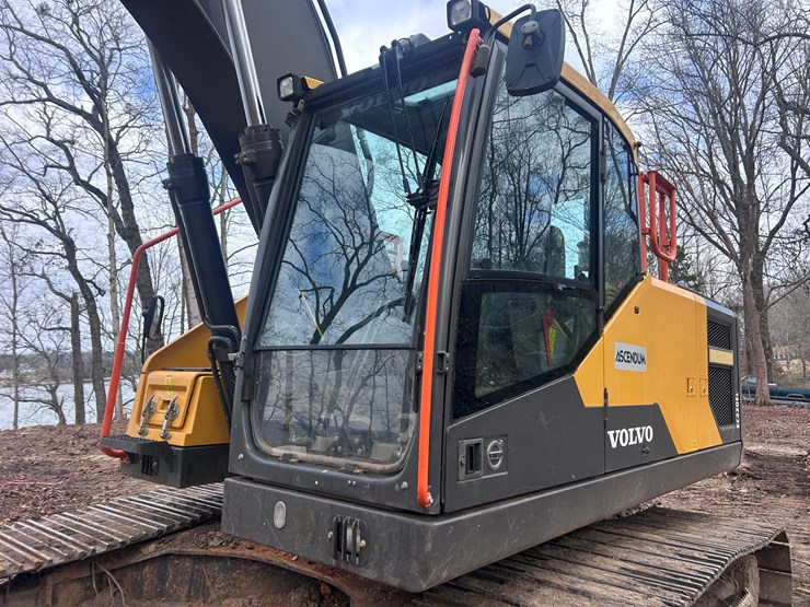 2022-volvo-ec220el-image-10