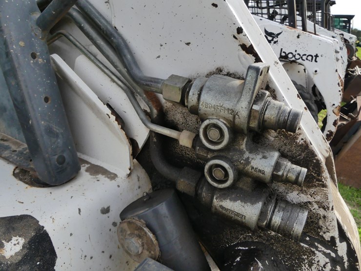 2004-bobcat-s185-image-11