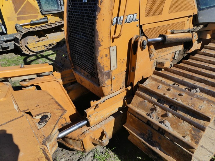 2013-case-850l-image-8