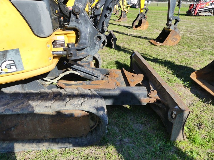 2019-deere-35g-image-9