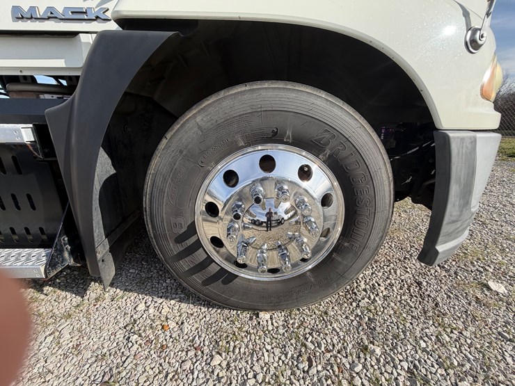 2016-mack-pinnacle-cxu613-image-22