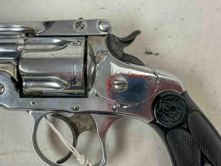 smith-&-wesson-revolver-image-3