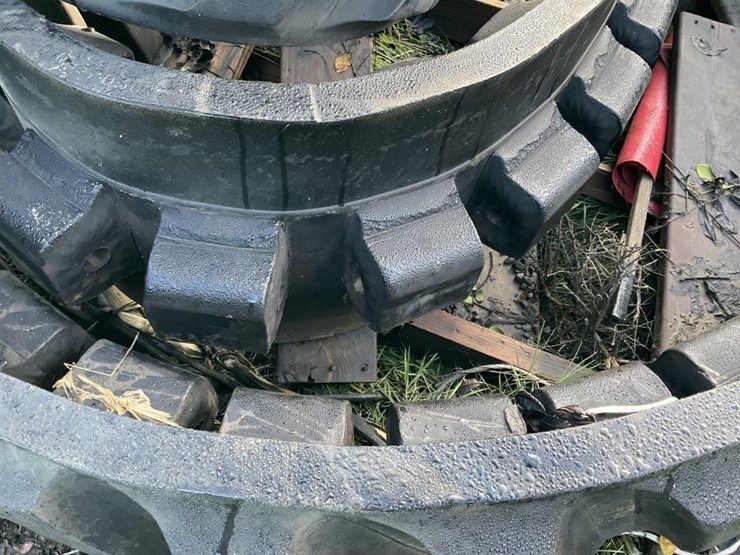 set-of-(2)-camoplast-16.5"-belts-image-4