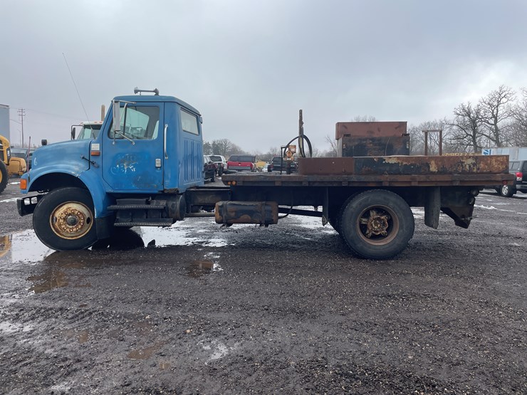 #1015-•-1992-navistar-international-transportation-flatbed-truck-(has-wi-title)-image-8