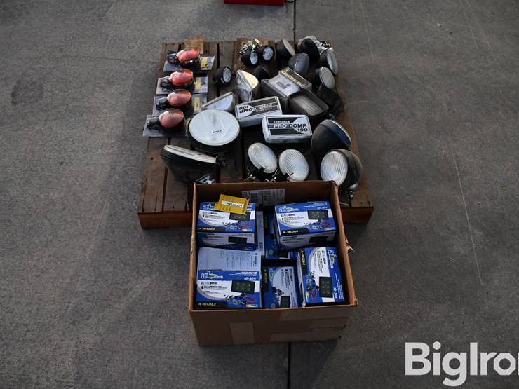 pallet-of-different-types-of-lights-image-8