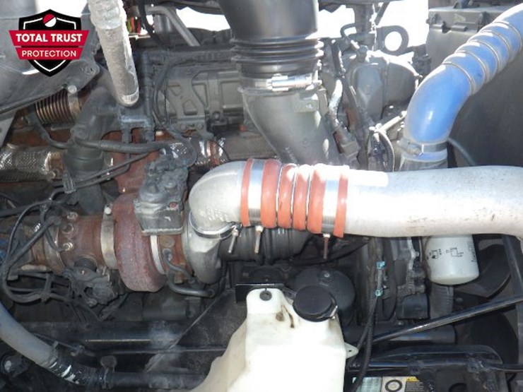 2023-peterbilt-579-image-27