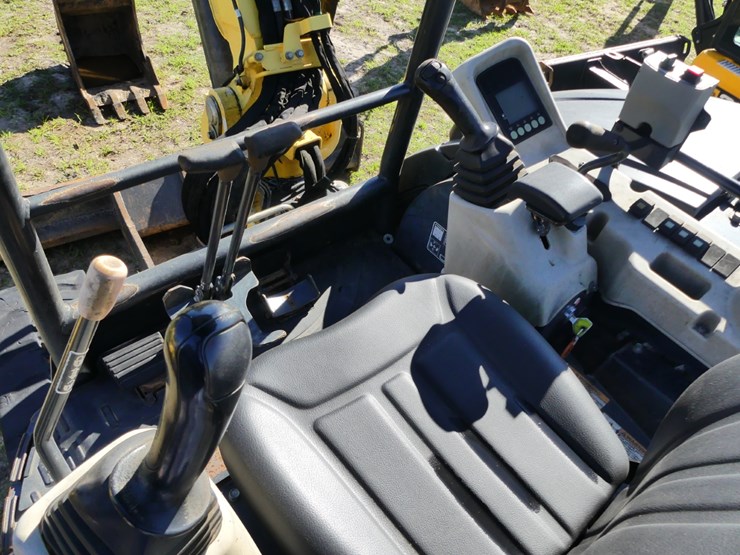 2016-yanmar-vio45-image-12