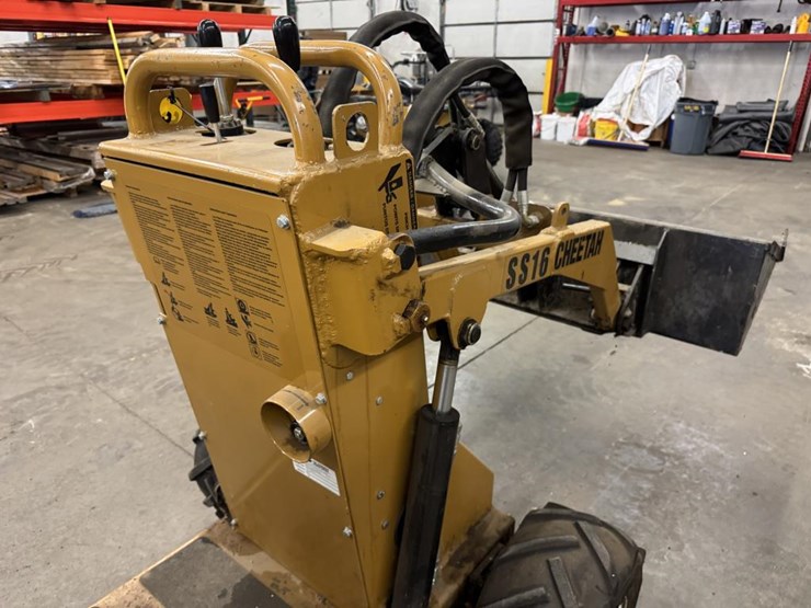 #3279-•-ase-cheetah-ss16-skidsteer-w/-bucket/forks-image-17