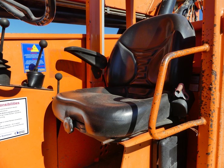 2015-jlg-8042-image-13