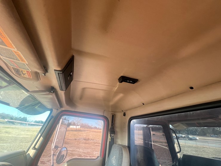 2004-mack-granite-cv713-image-27