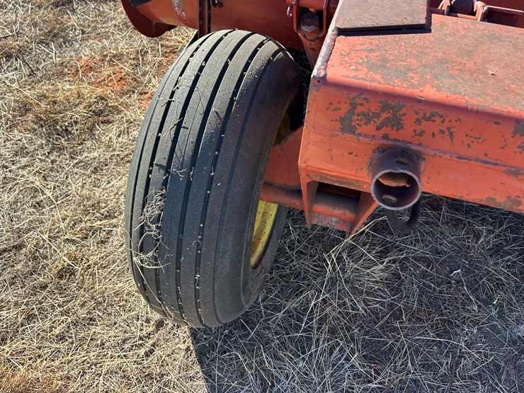 hesston-1014-image-7