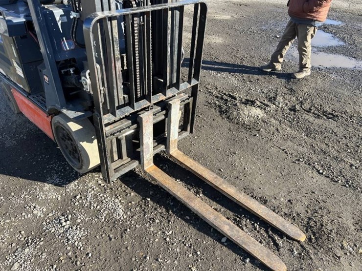 2018-toyota-8fbcu25-image-10