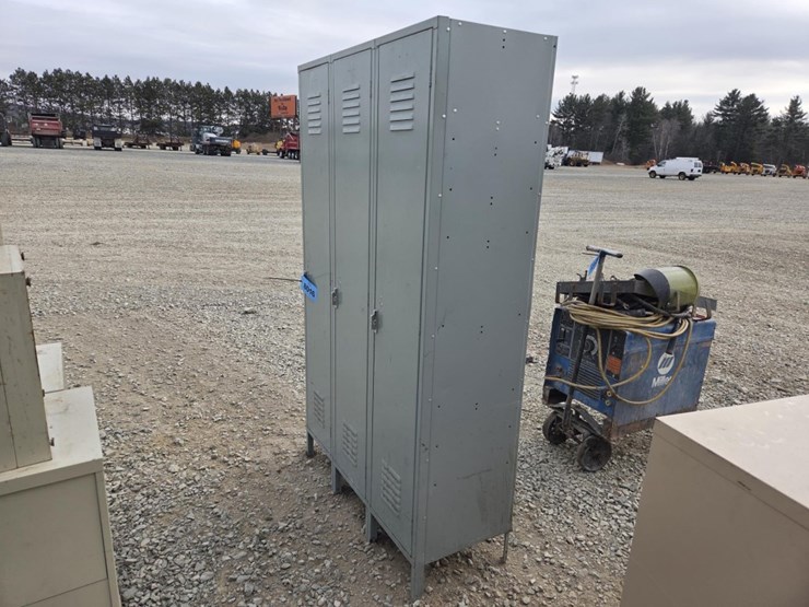 #6048-•-lockers-image-2