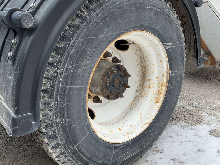 2014-freightliner-cascadia-125-image-29