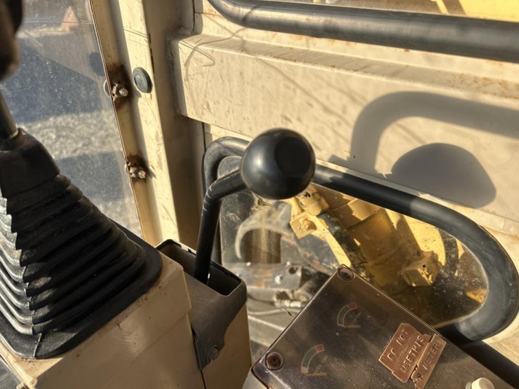 caterpillar-307-image-66