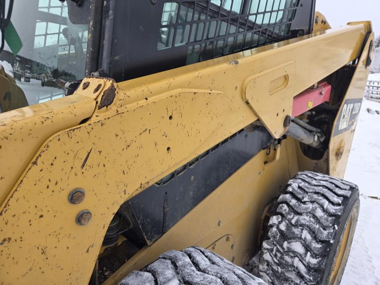 caterpillar-236d-image-17