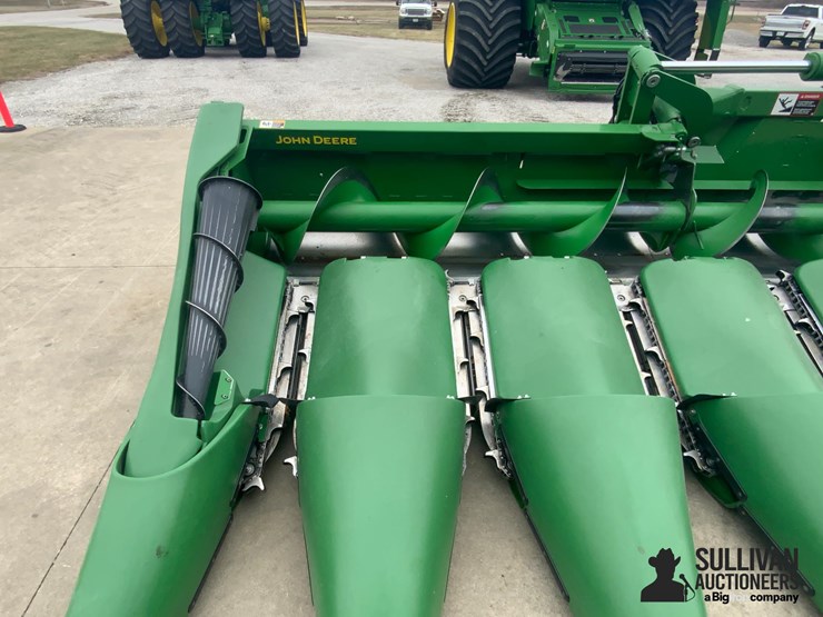 2021-john-deere-c12f-image-17