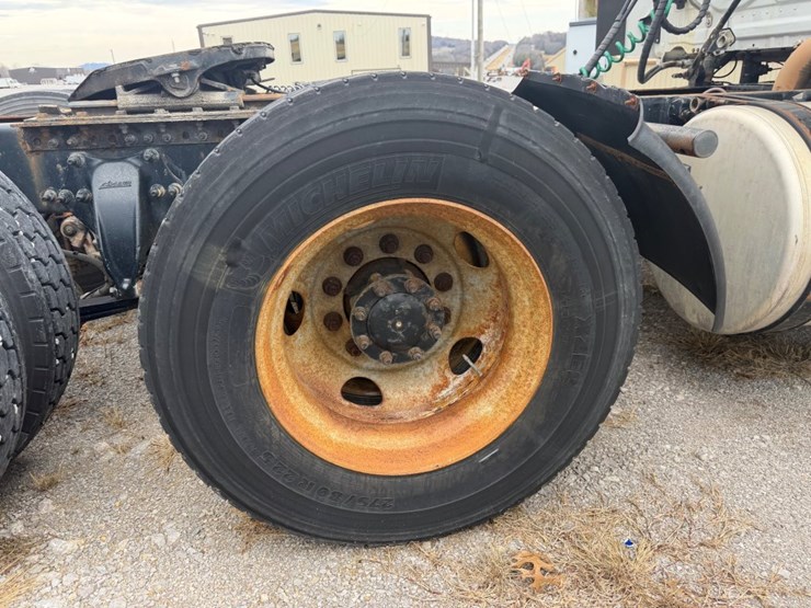 #30502-•-2018-freightliner-cascadia-tandem-axle-truck-tract-image-17