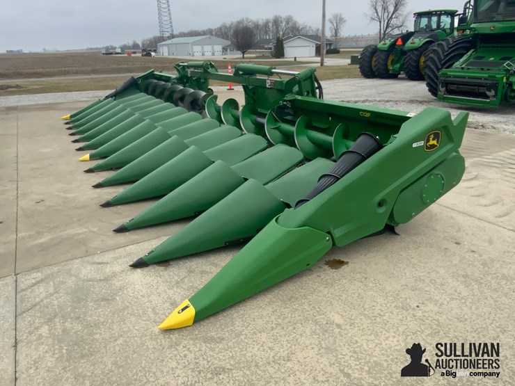 2021-john-deere-c12f-image-1