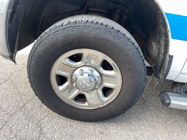 2016-ram-2500-tradesman-image-8