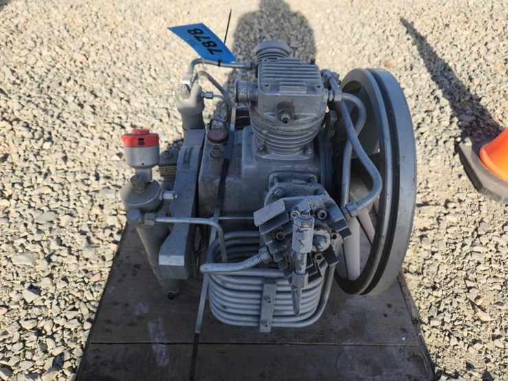 #6031-•-air-compressor-image-7