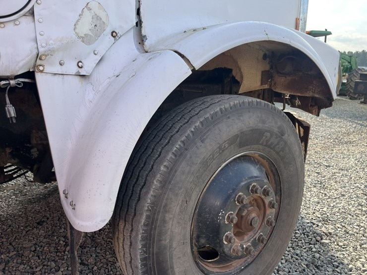 #2201-•-1988-freightliner-mb80-tandem-axle-dump-truck-image-29