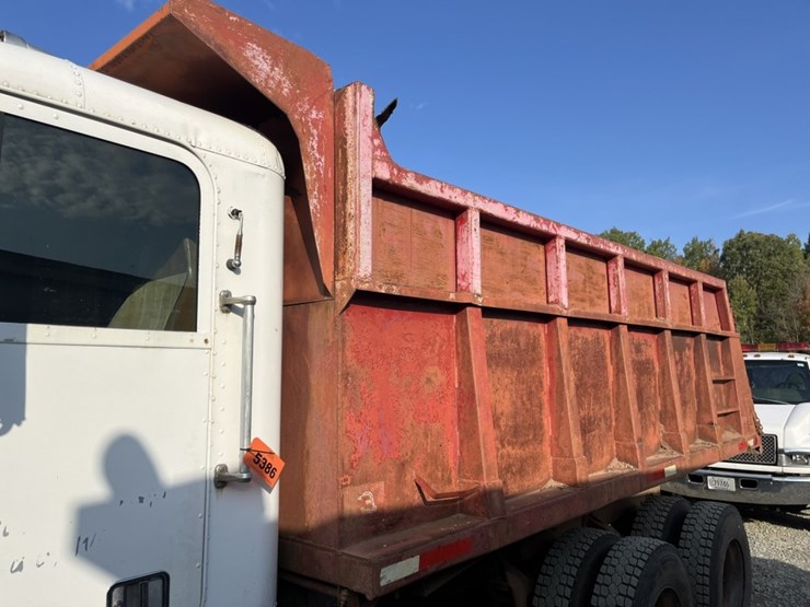 #2201-•-1988-freightliner-mb80-tandem-axle-dump-truck-image-15
