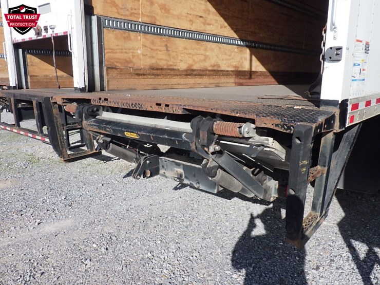 2020-hino-268a-image-7